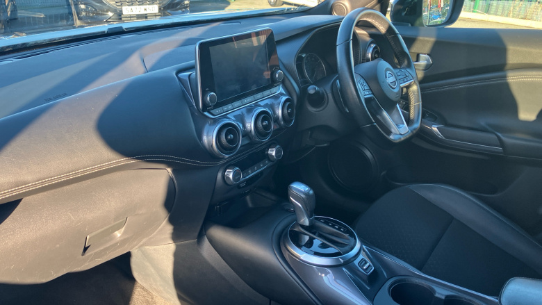 Nissan Juke 1.0 DiG-T 114 N-Connecta 5dr DCT Petrol Hatchback